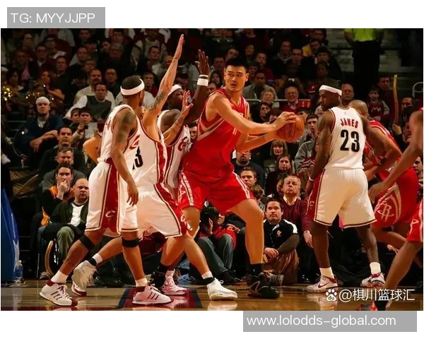 姚明与赤木的篮球传奇对比:身高与技术的完美融合与碰撞 姚明与赤木的篮球传奇对比:身高与技术的完美融合与碰撞