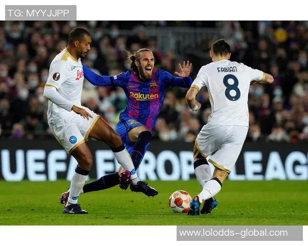 中超赛场惊现经典对决那不勒斯与巴萨激战成平局战术解析引发热议